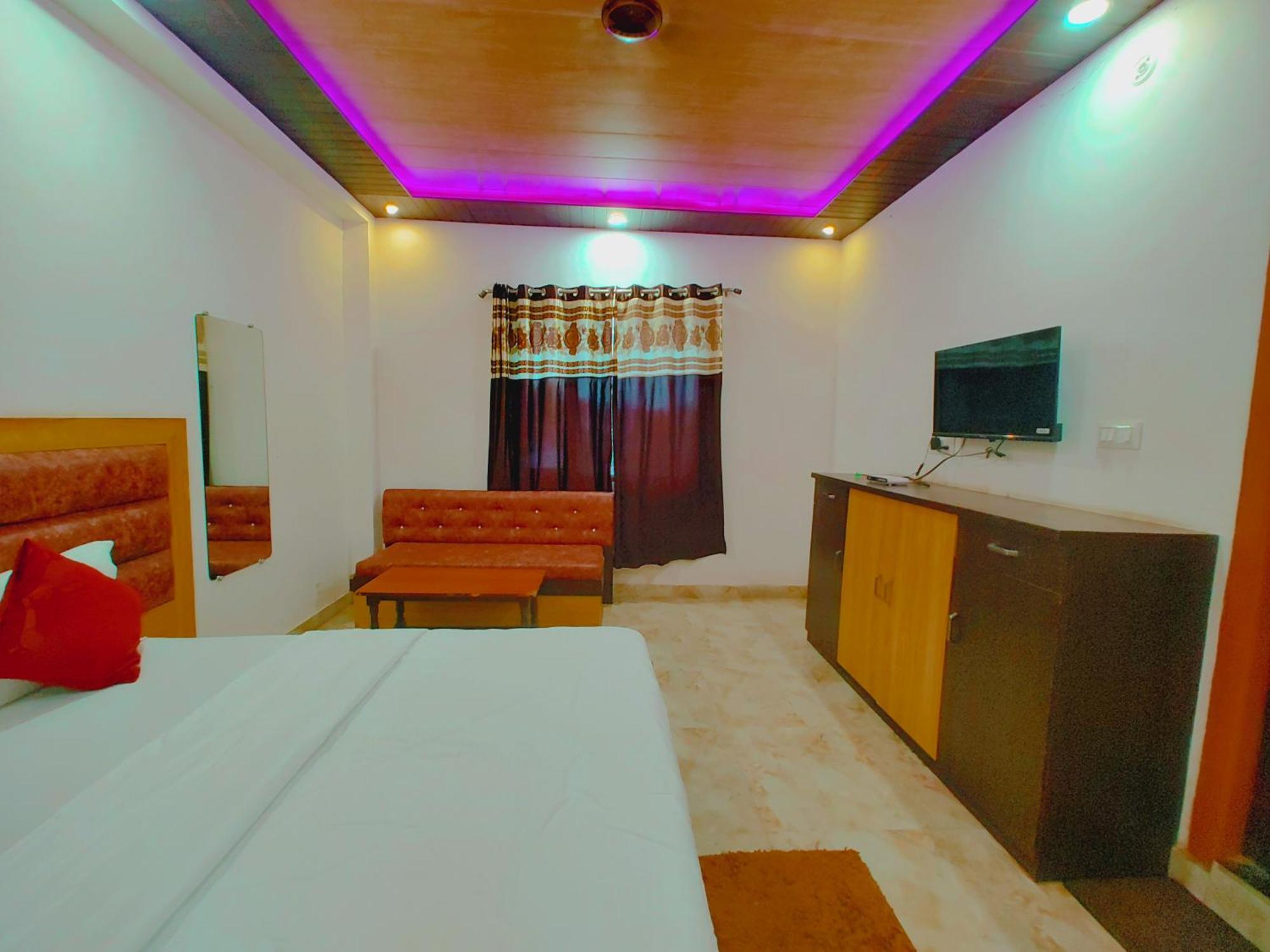 Elegance Hotel And Banquet Ayodhya Exteriör bild